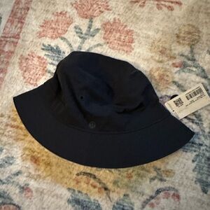 NWT lululemonn bucket hat